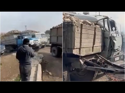 Видео: Чүйдө кезек күтүп тажаган айдоочулар биринин унаасын талкалашты