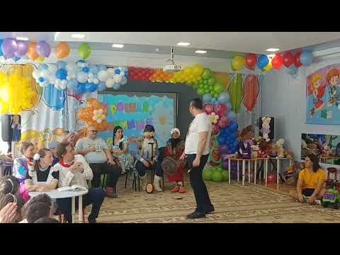 Видео: Сценка от родителей на выпускном