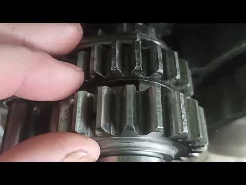 Видео: Коробка передач иж планета спорт. Основные принципы настройки зазоров и люфтов валов.