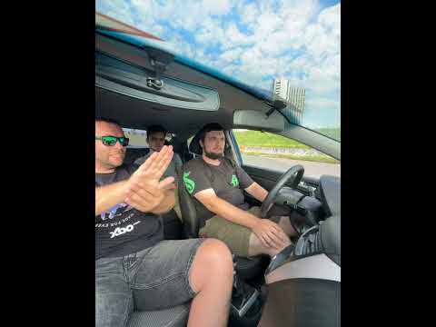 Видео: Перший урок водіння на механіці
