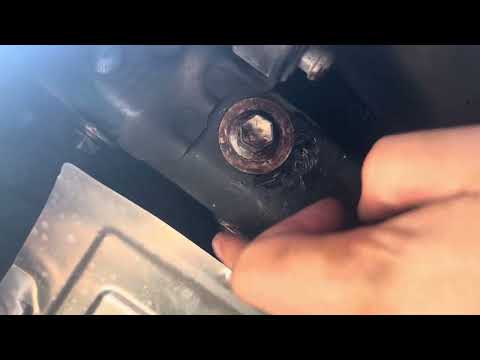 Видео: Как снять задний бампер и установить оригинальный фаркоп на Subaru Outback (BT) Wilderness 