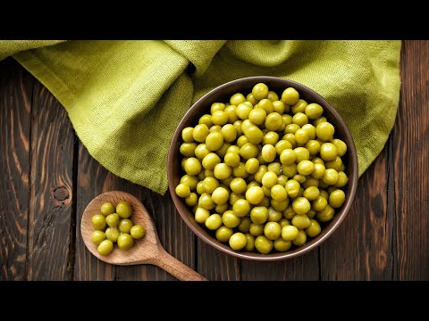 Видео: Как делают консервированный зеленый горошек / How to make canned green peas