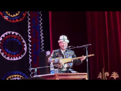 Видео: Мамбеттокто Өмүр уулу & Жолдошаалы Жанузаков. Алтын комуз айтышы 2025.