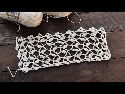 Видео: Узор «Листики в сетке» крючком 🌿 «Leaves in a grid» crochet pattern