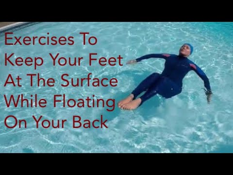 Видео: Как плавать в воде на спине || Пошаговая практика