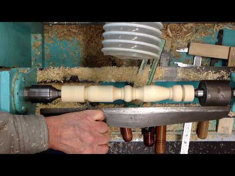 Видео: Делаем точеную табуретку. Проножки (ч. 1)