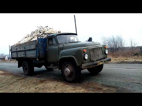 Видео: ГАЗ 52 ЧУТЬ НЕ ЛЁГ НА БОК, ГРУЖЕННЫЙ ГАЗ 52 ПРОЕЗЖАЕТ ЧЕРЕЗ КАНАВУ