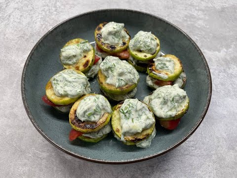 Видео: Zucchini with tomatoes and sauce / Кабачки с помидорами и соусом