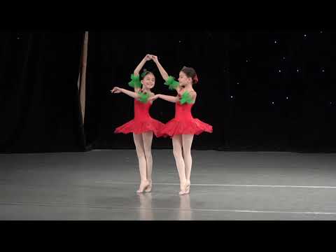 Видео: Графини Вишенки из балета Чиполлино