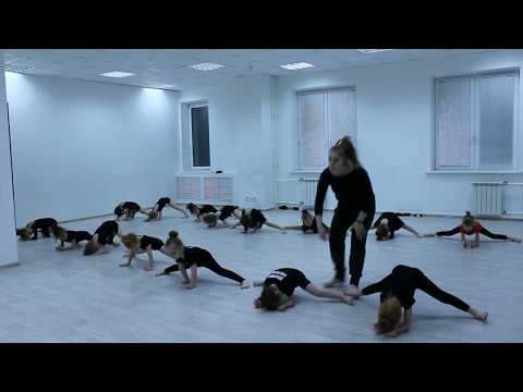 Видео: Видео-урок (I-семестр: декабрь 2017г.) - филиал Червишевский, группа 3-6 лет, Детский танец