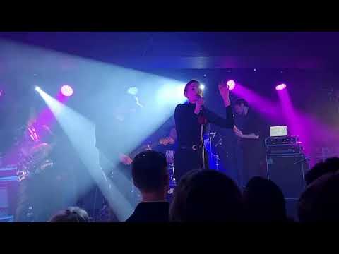 Видео: Луна - Мальчик, ты снег (live Прага 4.12.2022)