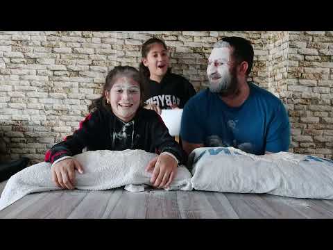 Видео: БРАШНО CHALLENGE С БАЩА НИ ХАХААХ ПОБЕЛЯ И ОСТАРЯ 😁 #folowme #comedy #like