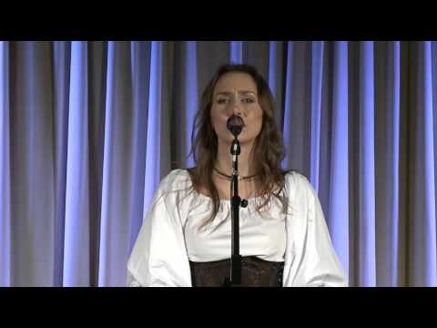 Видео: Песня на стихи Владимира Высоцкого. Мила Кириевская - Черногория (Водой наполненные горсти...)