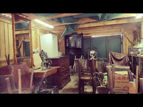 Видео: Дом уже продан.Есть только 2 часа,чтобы забрать всё,что успеем.
