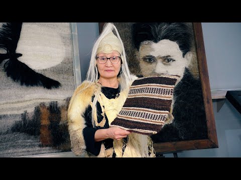 Видео: 100 летию ЯАССР - Наследие предков, мастер класс плетения из конского волоса, якутской лошади.