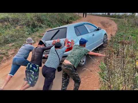 Видео: СЕМЕЙНЫЙ СКАНДАЛ НА ОБЪЕЗДЕ! Вот до чего доводит пробка