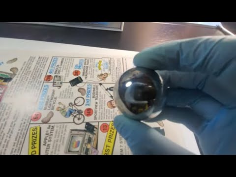 Видео: Исправление морщин в комиксе с помощью шарикоподшипника