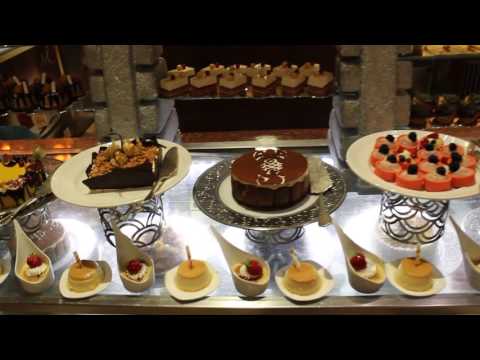 Видео: Как кормят в ресторане Mardan Palace