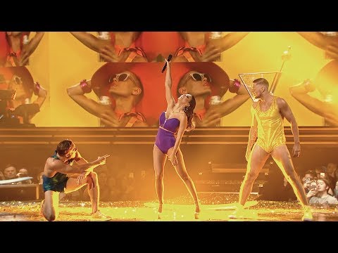 Видео: Ани Лорак - Сумасшедшая | LIVE | Шоу "ДИВА"
