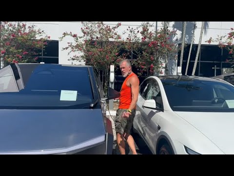 Видео: Как я покупал в США Tesla Cybertruck. Это же ужас и уродство!