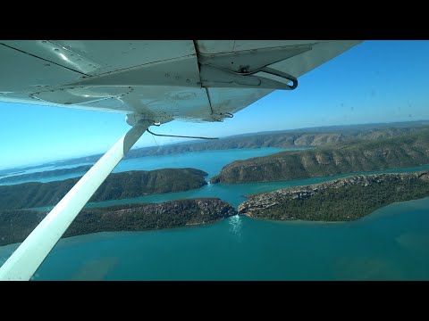 Видео: НА  ГИДРОСАМОЛЁТЕ  НАД  СЕВЕРНОЙ  АВСТРАЛИЕЙ. ЧЕРЕЗ  ГОРИЗОНТАЛЬНЫЕ ВОДОПАДЫ НА ЛОДКЕ.  АКУЛЫ.