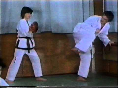 Видео: Энциклопедия Таэквондо ИТФ 10-8 гып.Оригинальная техника от основателя таэквондо
