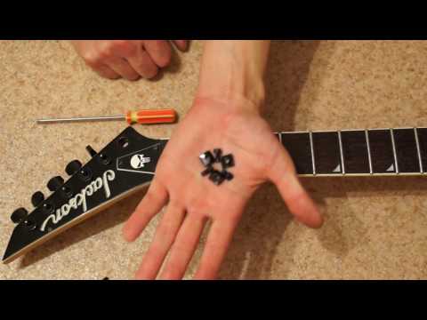 Видео: Разбираем гитару Jackson JS32 RR