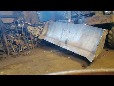 Видео: Старательский ЗиЛ 131 (часть 3). Работа перекоса  отвала.