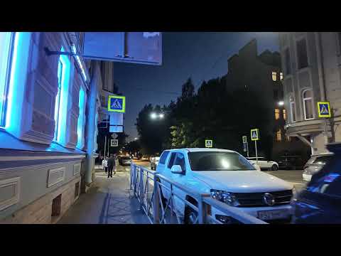 Видео: Осенний вечерний Петербург: 15-минутная прогулка с оригинальным городским звуком — Большой проспект