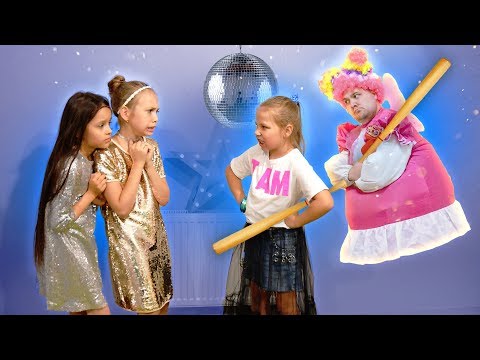 Видео: Подруги ПРЕДАЛИ Ксюшу! КРЕСТНАЯ ФЕЯ ДЛЯ ВЕЧЕРИНКИ!