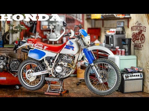 Видео: Honda XLR250R масштаба 1/12 от Hasegawa