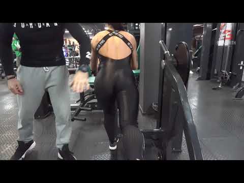 Видео: ЯГОДИЧНЫЙ ТРЕНАЖЕР НА КОТОРОМ НЕ УМЕЮТ РАБОТАТЬ! Фитнес пара.