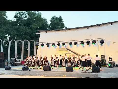 Видео: Фолклорен концерт -спектакъл “България в душата ми” ДесиСлава