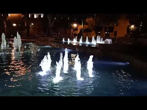 Видео: ОГНИ БОЛЬШОГО ГОРОДА 🌟 САМЫЕ КРАСИВЫЕ ФОНТАНЫ ⛲ВЕЧЕРНЕГО БАКУ🌟🌙#baku #travel 