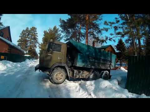 Видео: Весна   КамАЗ буксует на дачах