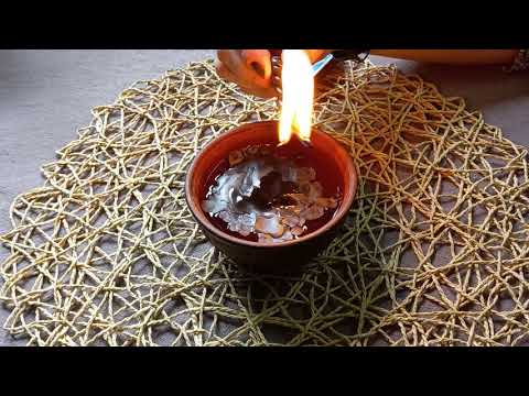 Видео: ЧТО ЗАДУМАЛ МОЙ ВРАГ? - гадание на свече