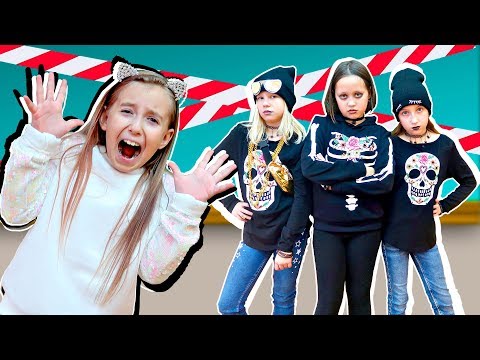 Видео: 24 часа ОДНИ в школе? - День САМОУПРАВЛЕНИЯ! - Скетч на Мы семья