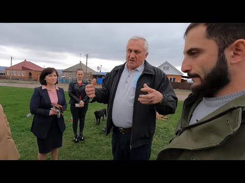 Видео: Дусю и Чернышку выгоняют! Соседи вызвали комиссию. Дворняжки ни кому не нужны... Сделай добро...