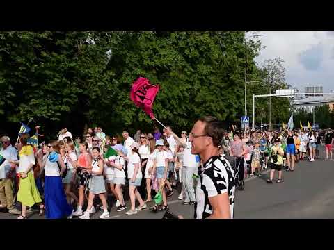 Видео: День города Нарва 2024. Праздничное шествие по городу.