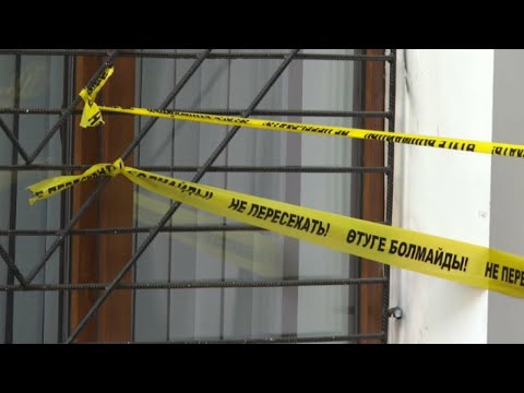 Видео: Дело возбуждено после трагедии с рухнувшим лифтом в Астане