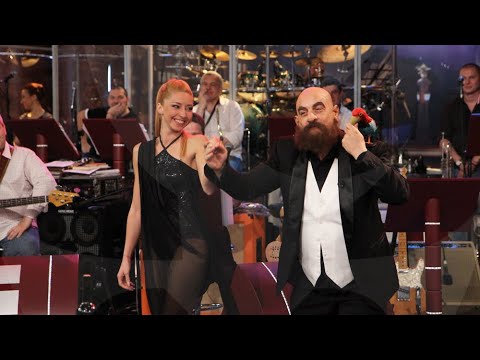 Видео: КРАСИ РАДКОВ като Астор - Шоуто на Слави - СМЯХ