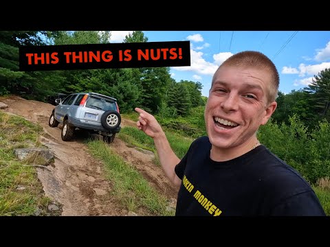 Видео: Может ли приподнятый CRV на 31-х колесах ползти по каменистой местности вместе с джипами?