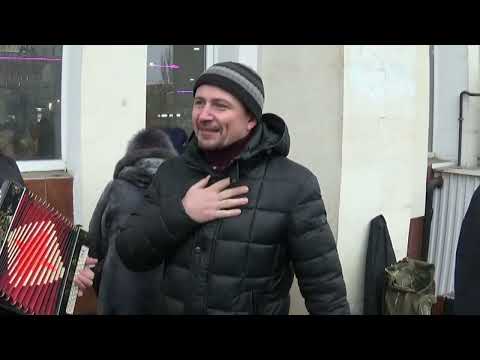 Видео: 29.12.24г.Гармонь играет и поет в Липецке перед Новым 2025 Годом!