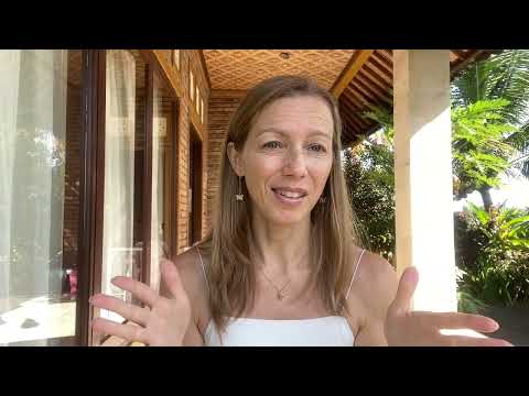 Видео: 1,5 года на Бали. Обзор жилья, еда, экология, животные, отношение к ситуации и как я тут оказалась.