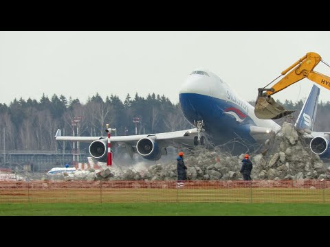 Видео: Официальный споттинг в Шереметьево, съемка самолетов возле ВПП, 23.04.21.