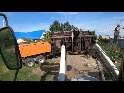 Видео: Загрузили спиленное дерево.Чистим мусорные эстакады.