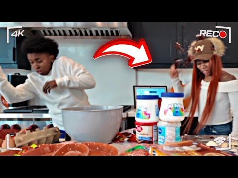 Видео: Разбивание бутылок об голову — розыгрыш над моей девушкой 😱 * Уморительно*