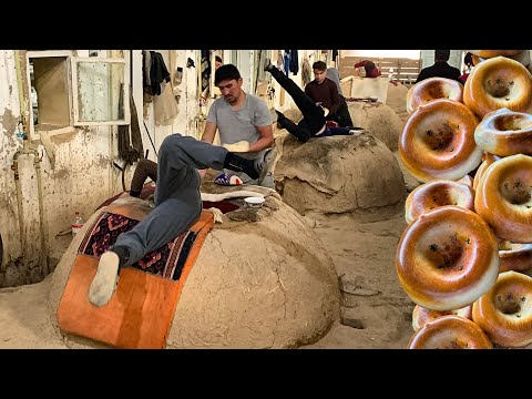 Видео: Акробаты-ПЕКАРИ! Самый ОПАСНЫЙ и СЛОЖНЫЙ Тандырный Хлеб в Мире | Самарканд