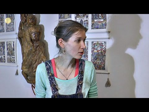 Видео: В мастерской художника Дарьи Косынкиной