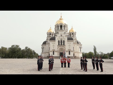 Видео: Знаменный взвод ДККК. 10-й класс, преподаватель - В.П. Шелковский.